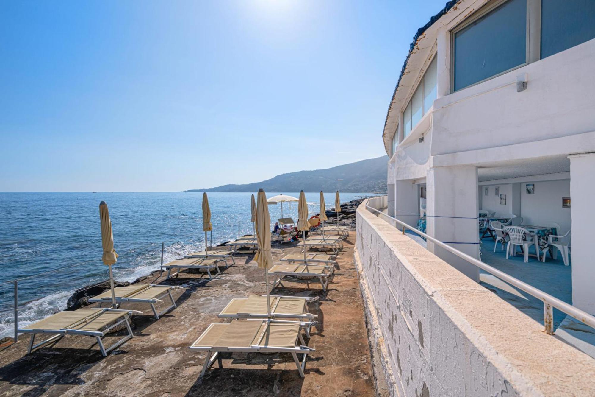 Hotel La Perla Del Capo Ospedaletti Exterior photo